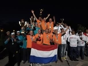 Plekkenpol en Kroes veroveren wereldtitel Feedervissen met team